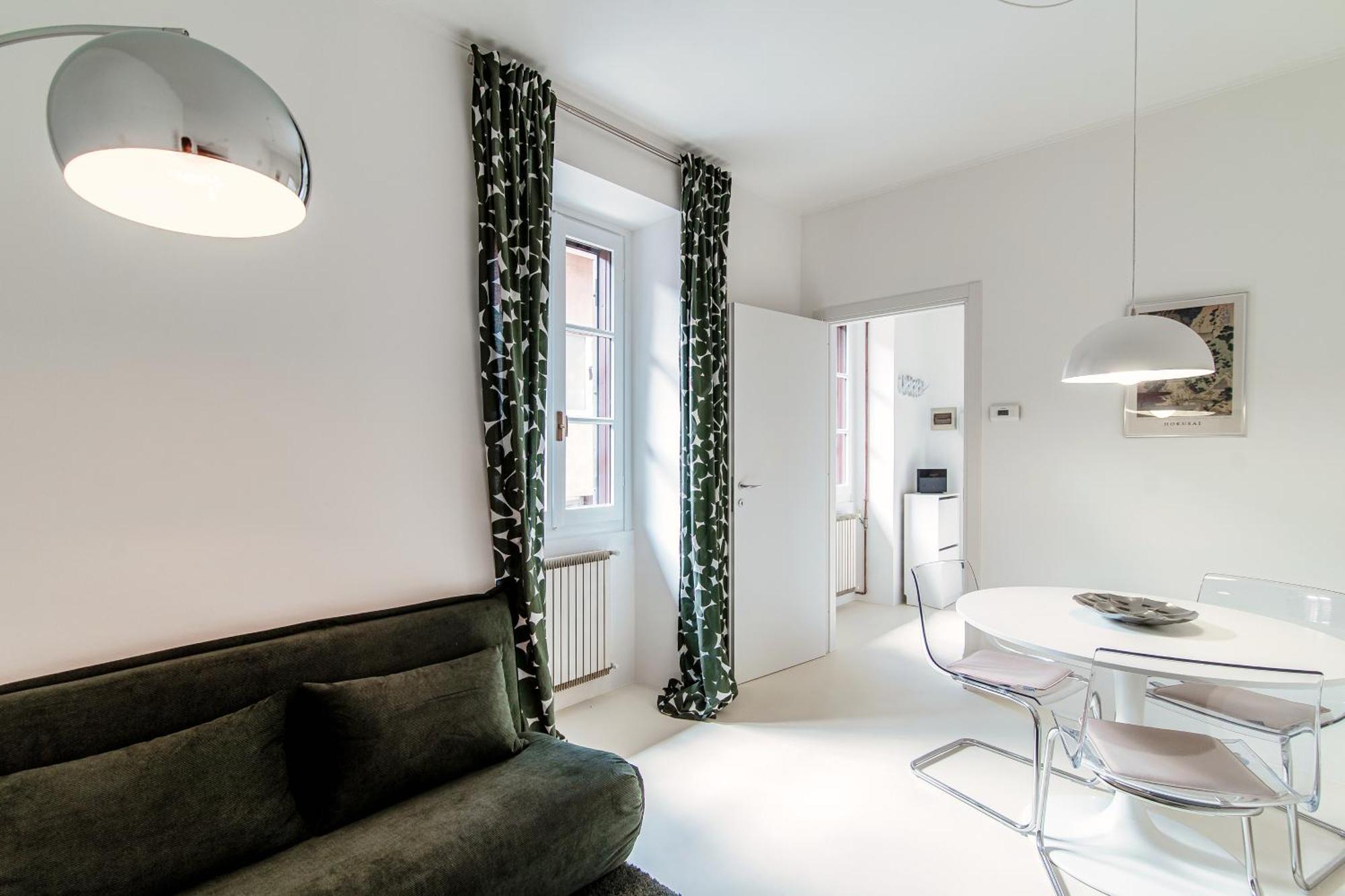 Giuliny Lovely Flat - The House Of Travelers كومو المظهر الخارجي الصورة